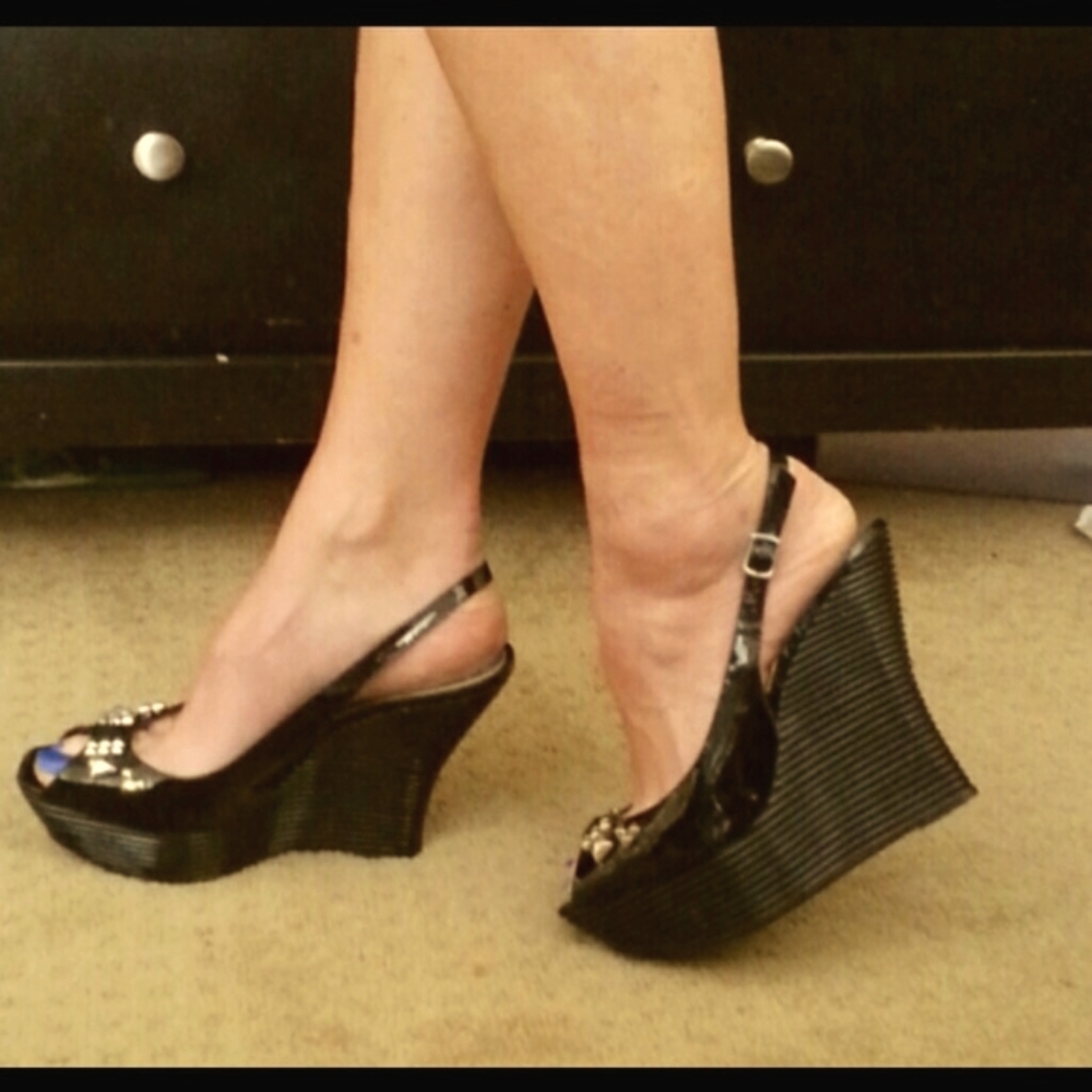 BCBG Black size 6 shoes